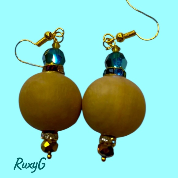 579. Wood 🪵 & Swarovski Earrings - Picture 3 of 6